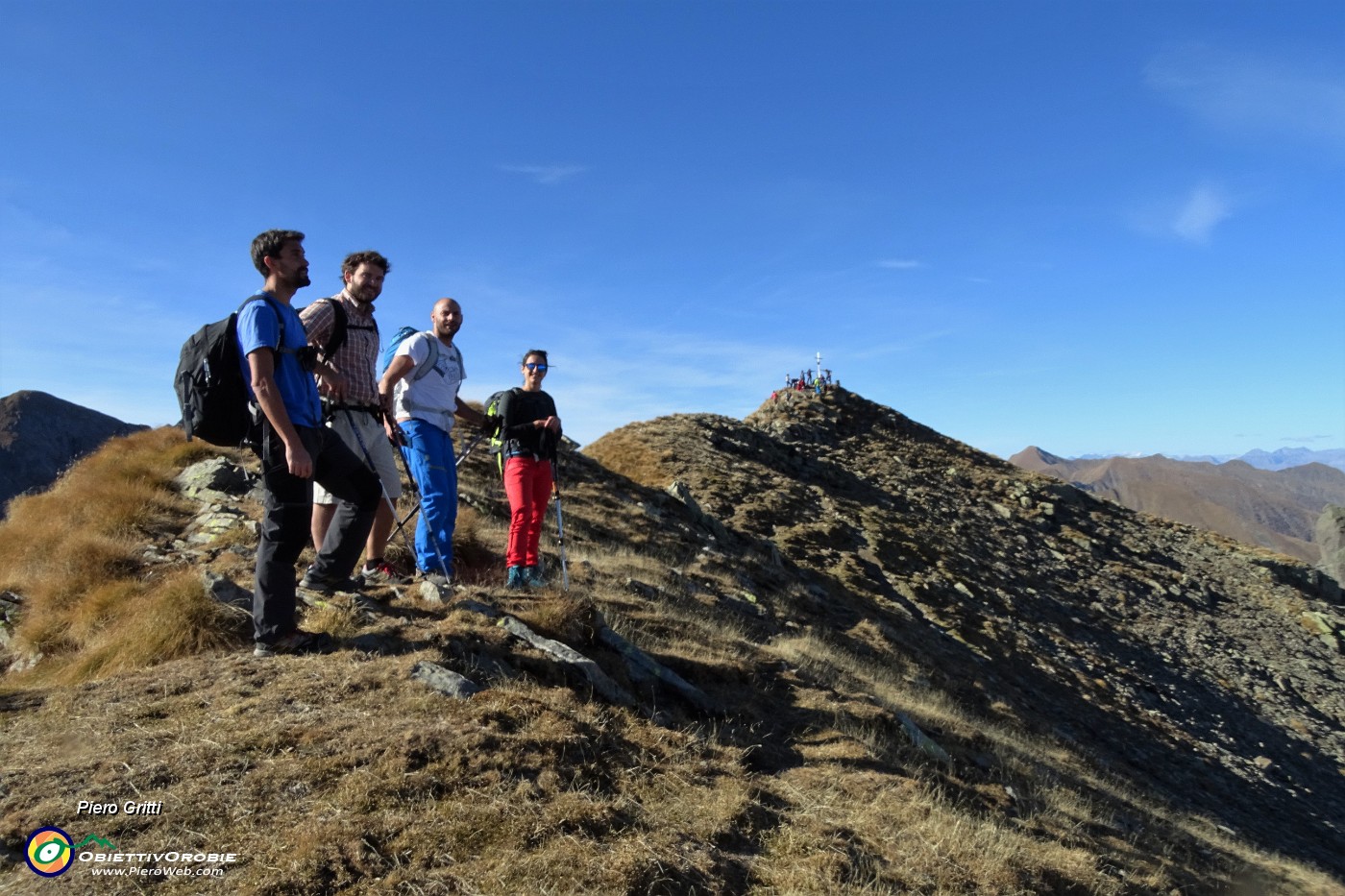 56 Sbuchiamo sulla cresta di vetta di Cima Val Pianella-Piazzotti.JPG